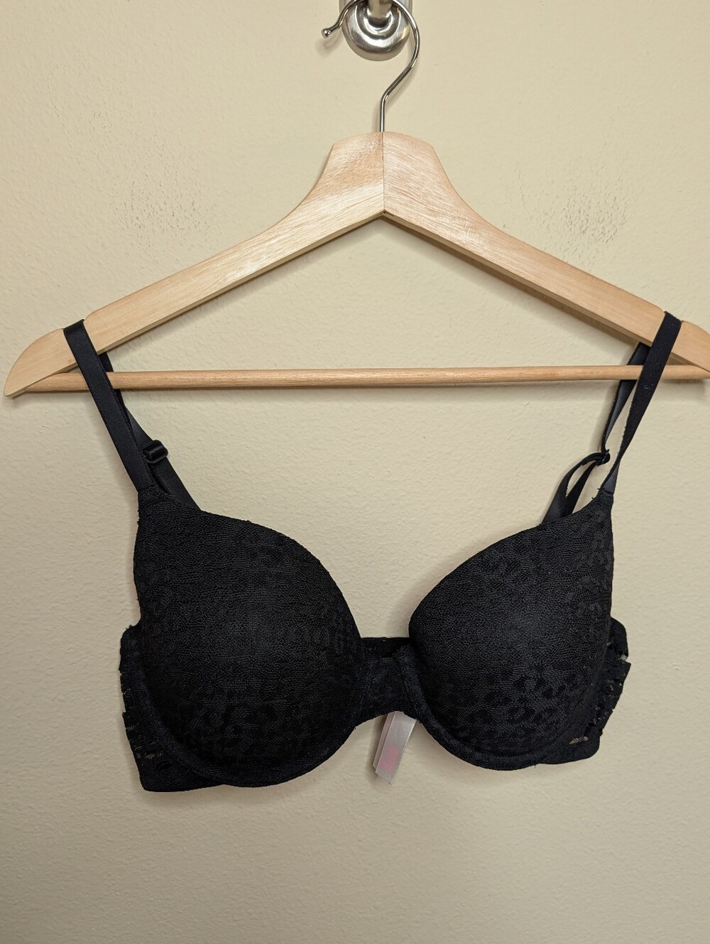 PINK Victoria's Secret Everyday Lightly Lined T-Shirt Bra Black Lace 36C